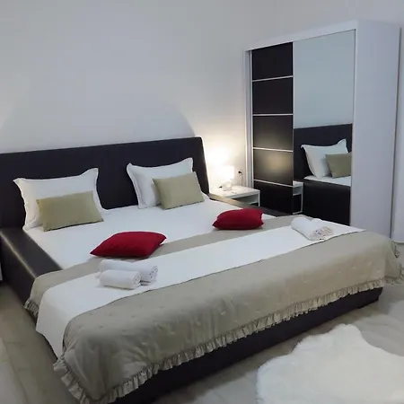 Apartamento Niko Sinj
